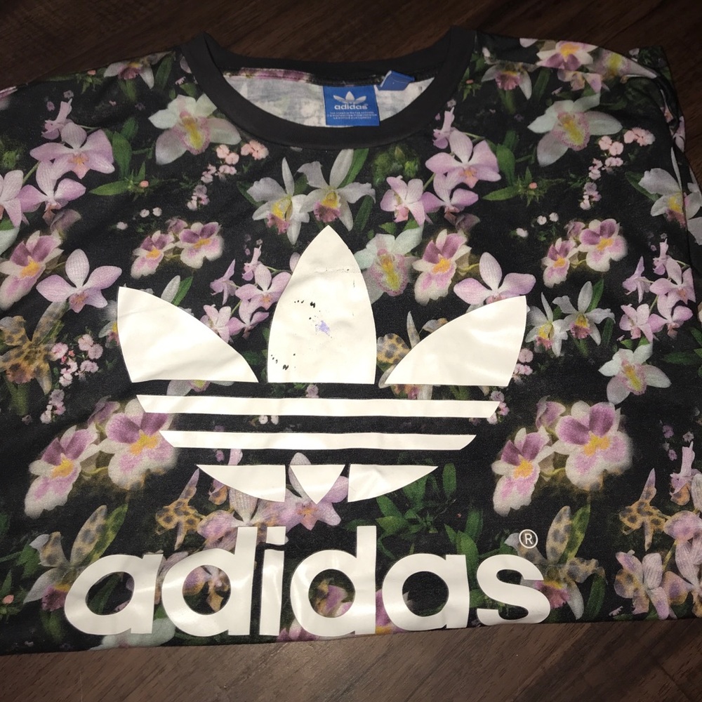 GUC Adidas Shirt ❤️